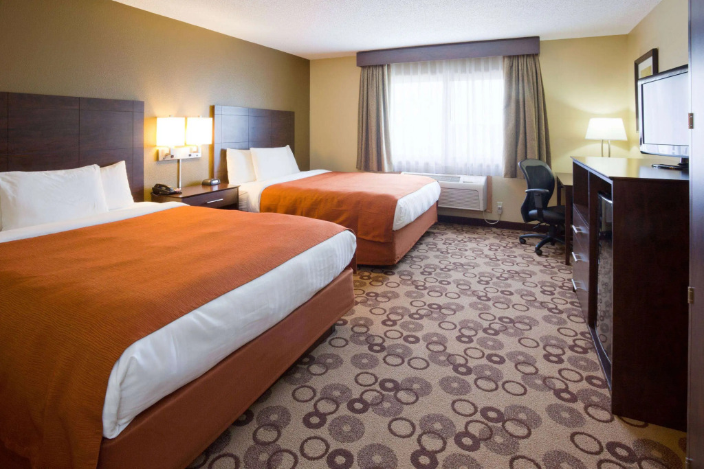 AmericInn by Wyndham Blue Earth
