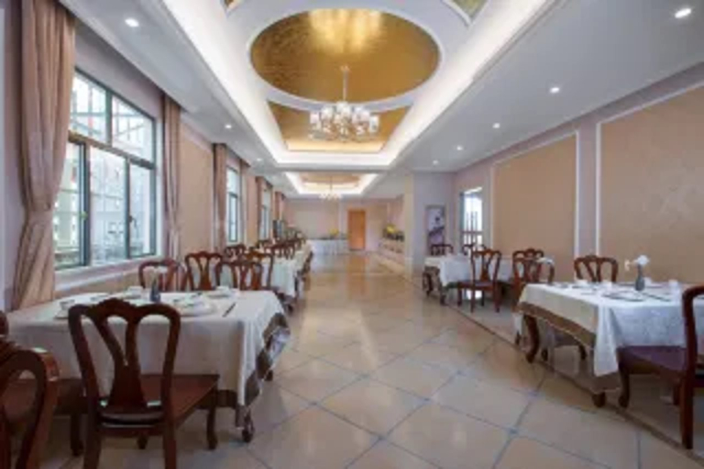 Vienna Hotel (Foshan Wenhua North Road Diejiao Subway Station Store)