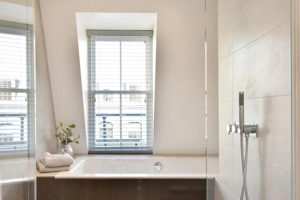 Amazing Mayfair 2 Bedroom Air Conditioned Wifi