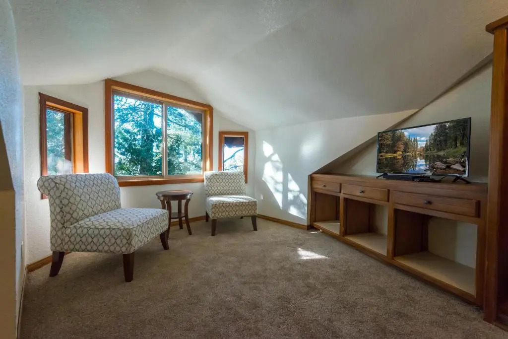 Four Seasons - 3br/4ba Holiday Home