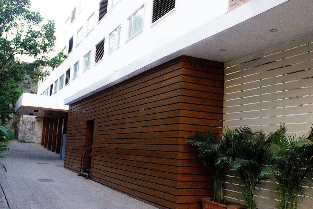 The Roa Hotel