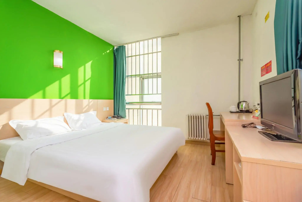Super 8 Hotel Qingdao Golden Beach Changjiang Road