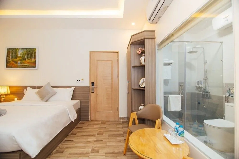Green bay hotel Ha Long
