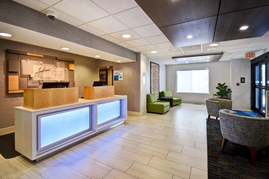 Holiday Inn Express Newport North - Middletown by IHG