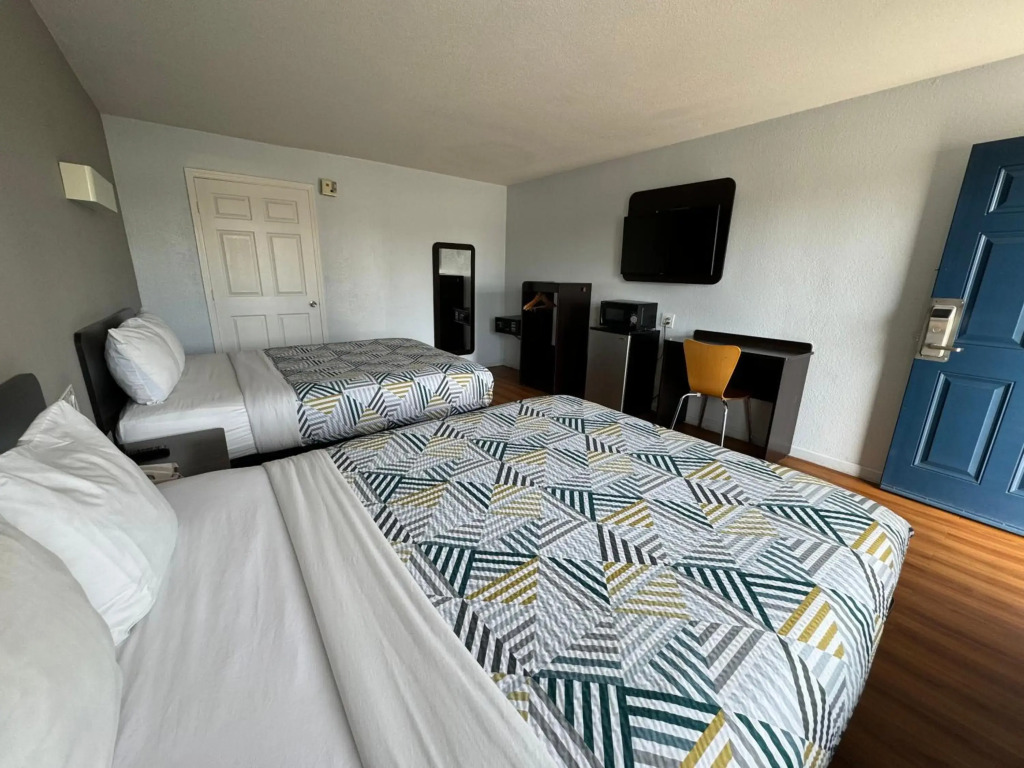 Motel 6-Delano, CA