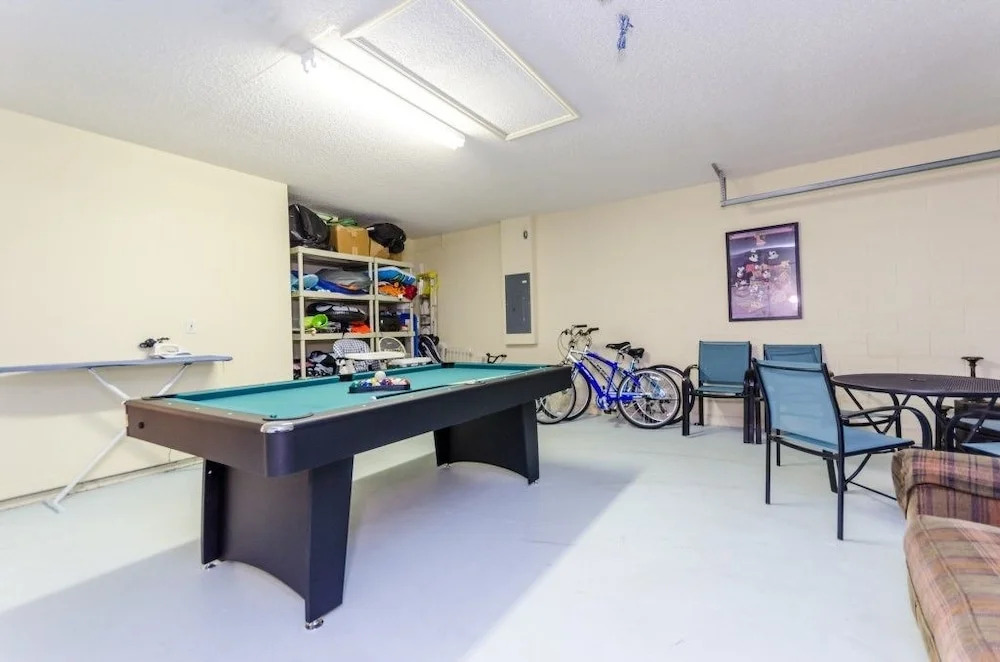 4 Bedroom Home with Pool Table