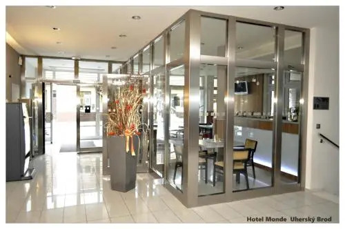 Hotel Monde