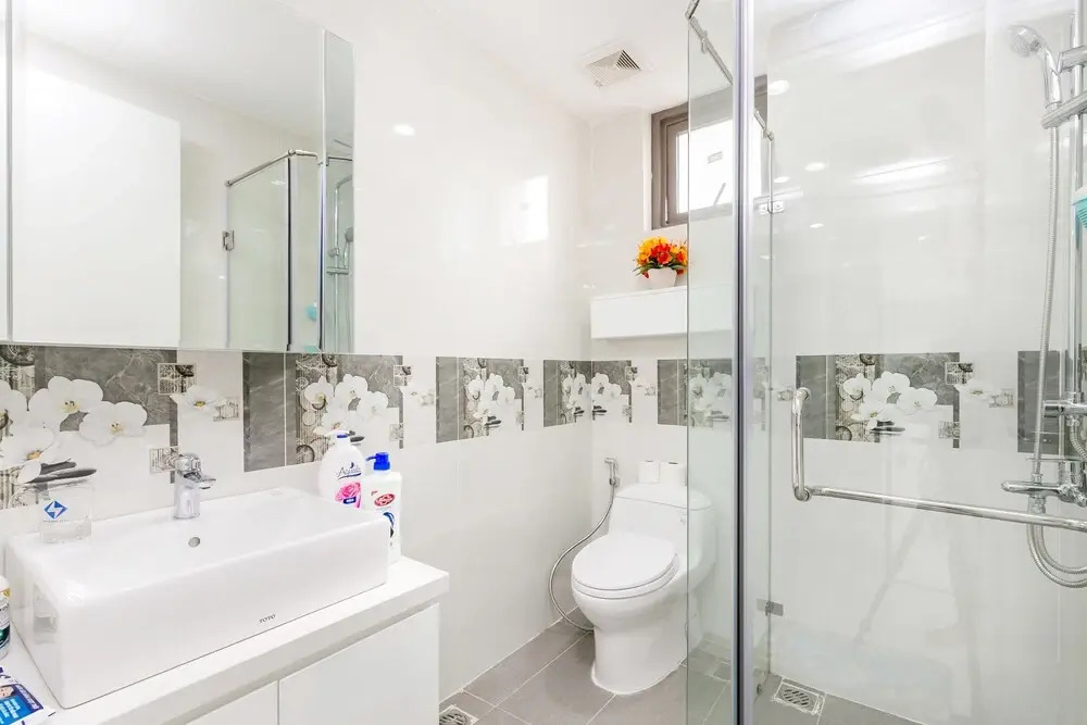 Jennifer House - Millenium Apartment