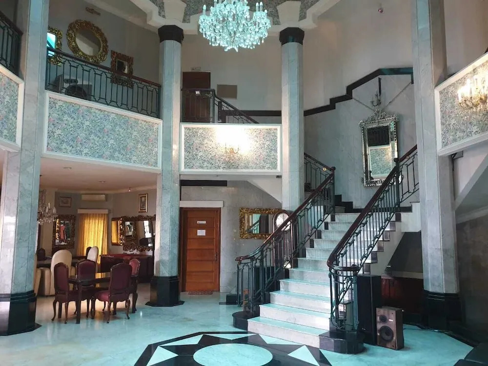 Kyriad Pejaten Suites