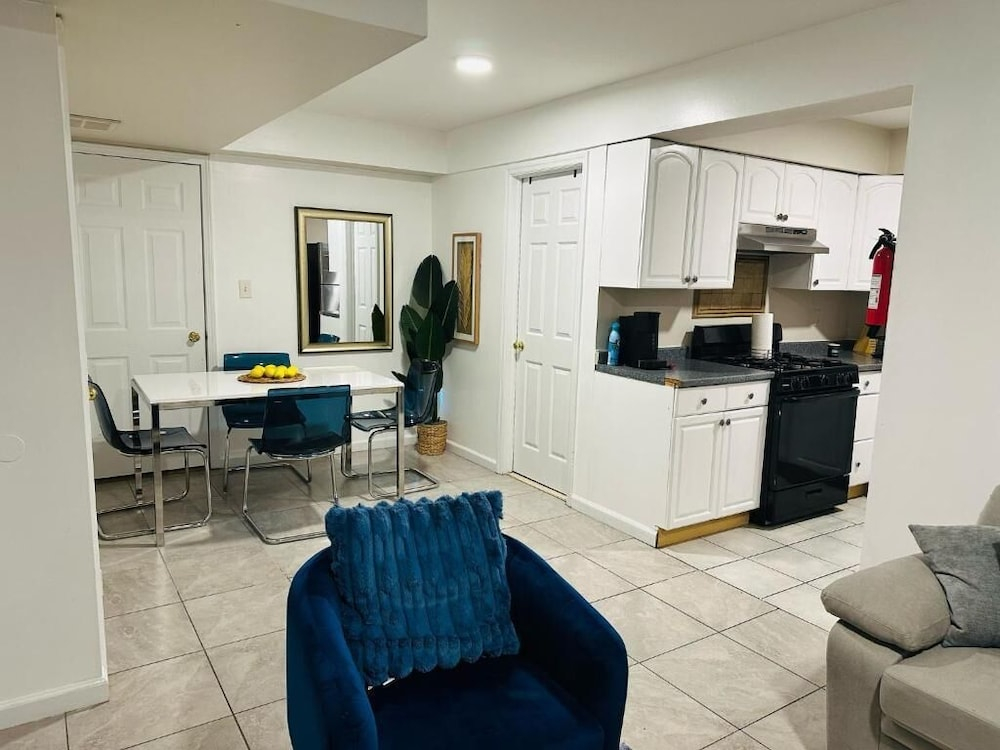 Modern Quiet Suite