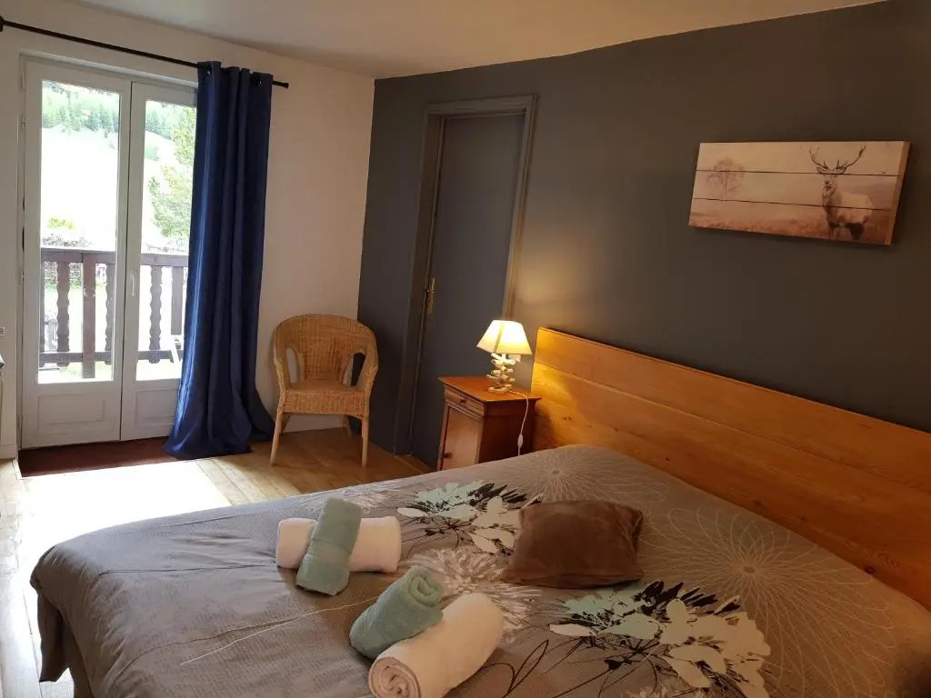 La Girandole Chambre dhôtes et Location dappartement