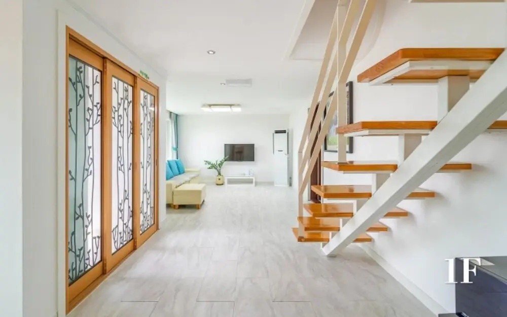 Geoje Sea and Blue Pool Villa