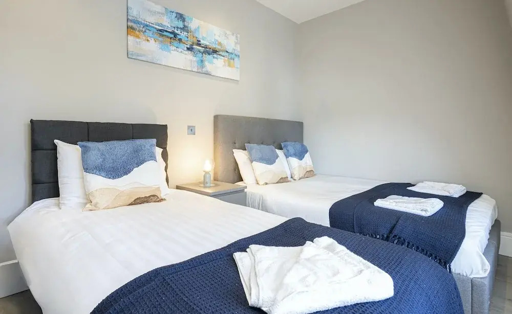 Superb Apartments opposite Edgware Road Station