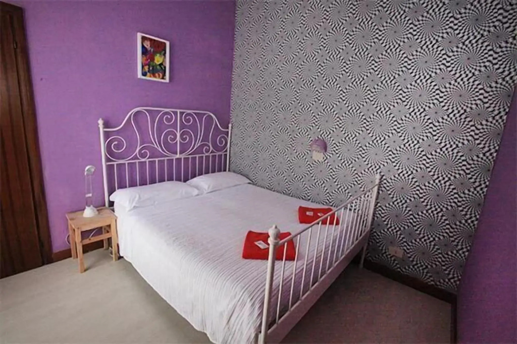 Sunflower City Student Hostel & Bar