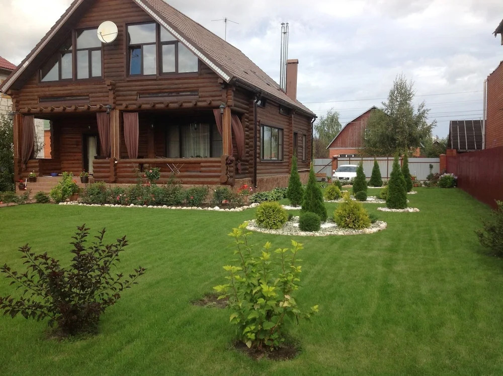 Hotel Tsvetochnaya 24
