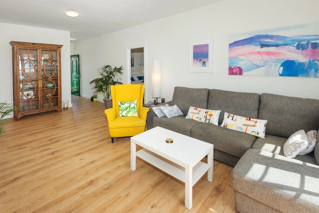 Apartamento OM con piscina y vistas al mar