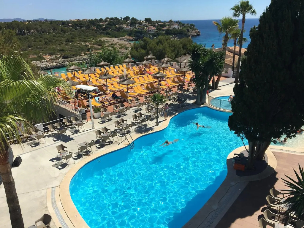 Flipflop Cala Mandía Hotel
