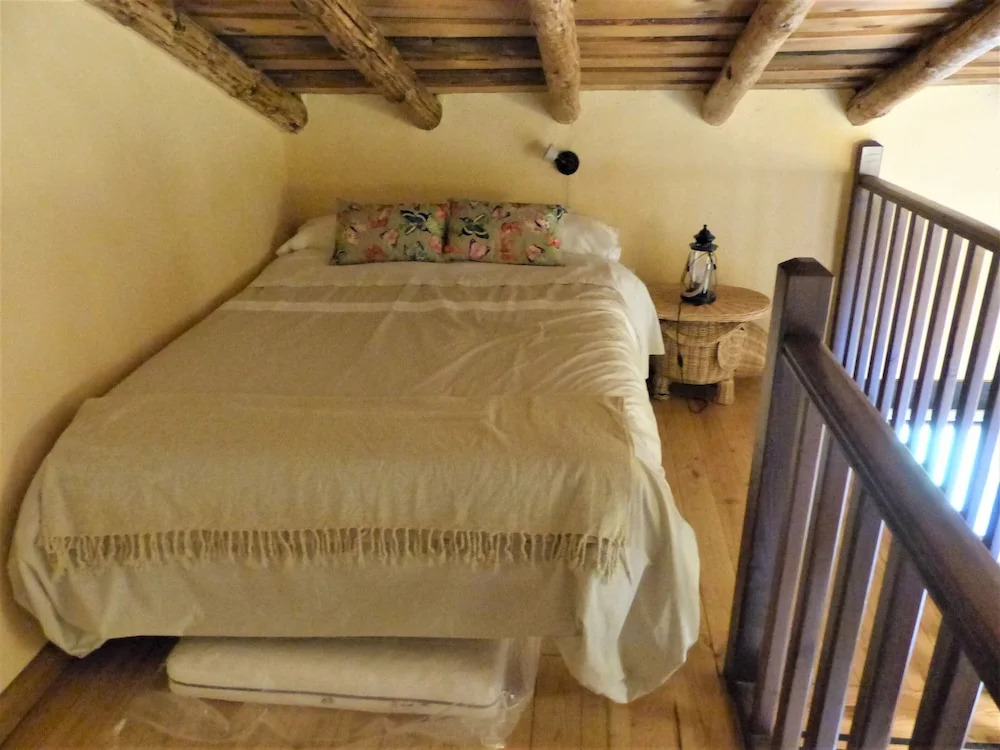 Eco-Lodge en la Reserva Privada Campanarios de Azaba - Proyecto de Conservación