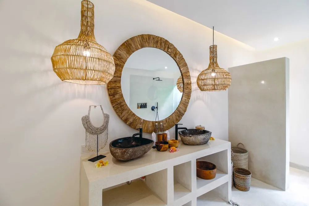 Villa Mimpi - Spacious Luxury 1BR Villa with Pool, 350m from the Beach