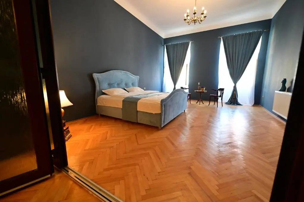 Lovely 2 bedroom apartment in historic city center