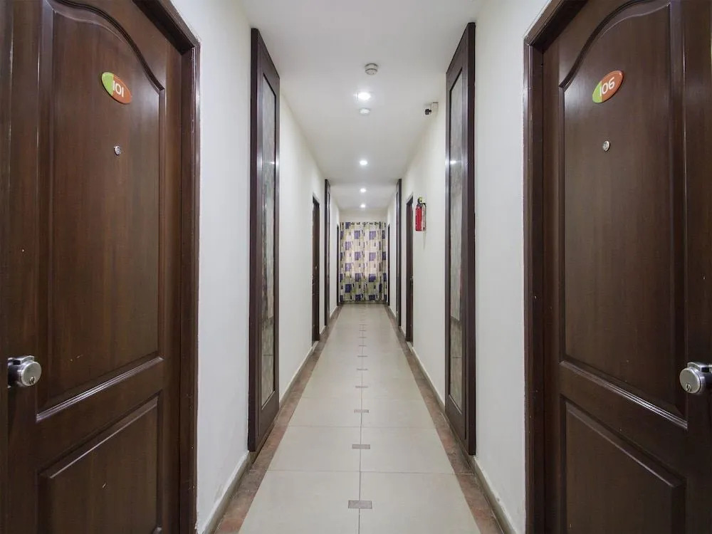 Sravya Compact Residency by OYO Rooms