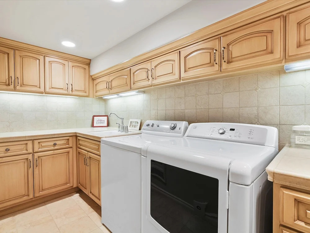 3126 Breakers Dr Home 3 Bedrooms 4 Bathrooms Home