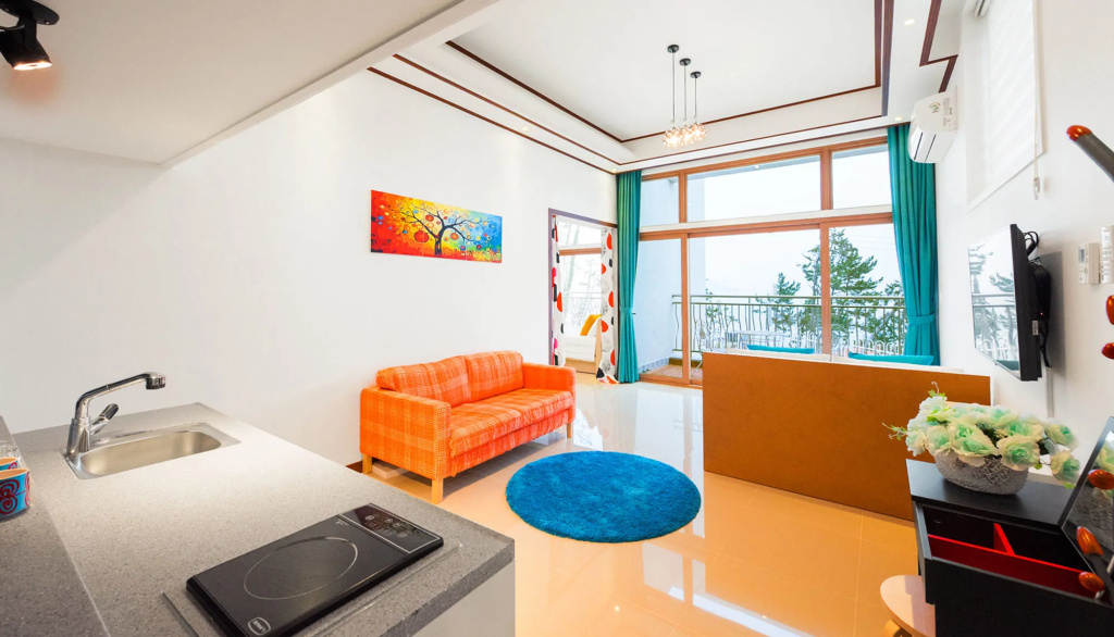 Sea & Pine Pension