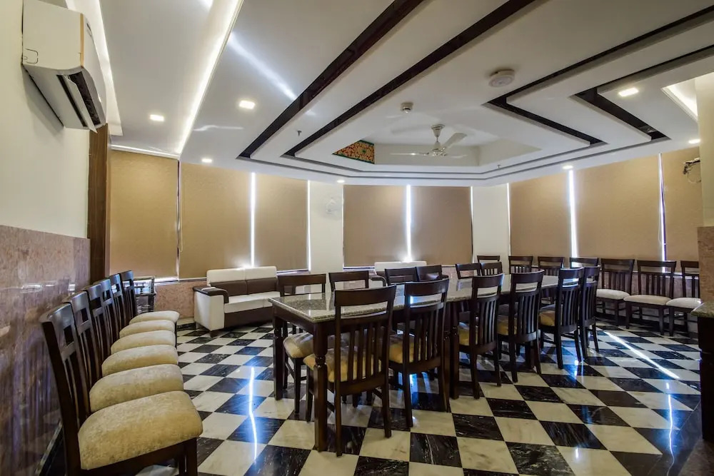 Capital O 23023 Hotel Gyan Garh