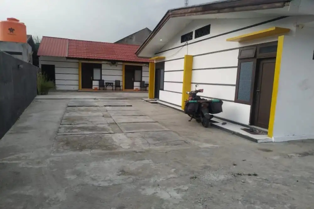 Hotel O Yellow White Guesthouse Palu