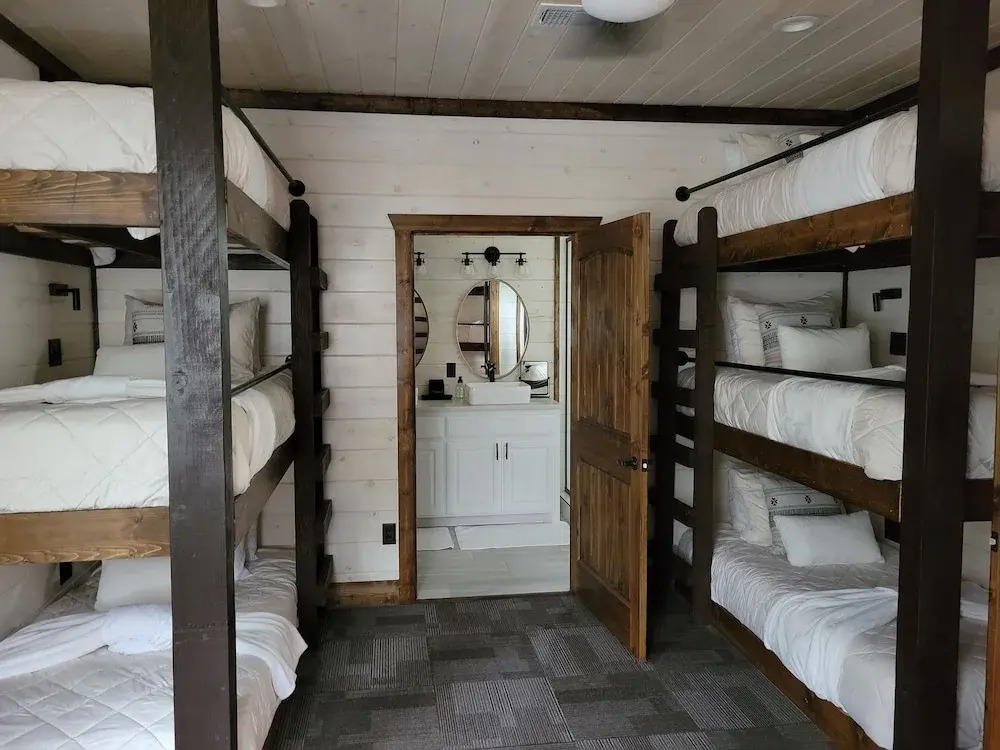 Grits And Gravy 4 Bedroom Cabin by Redawning