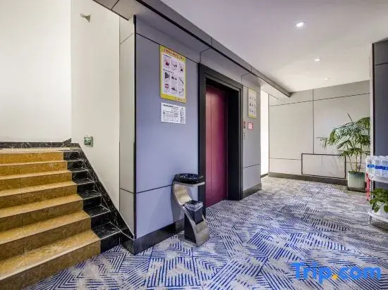 Meiyi Hotel(Urumqi Hongshan Park Xinxing Street Subway Station Store)
