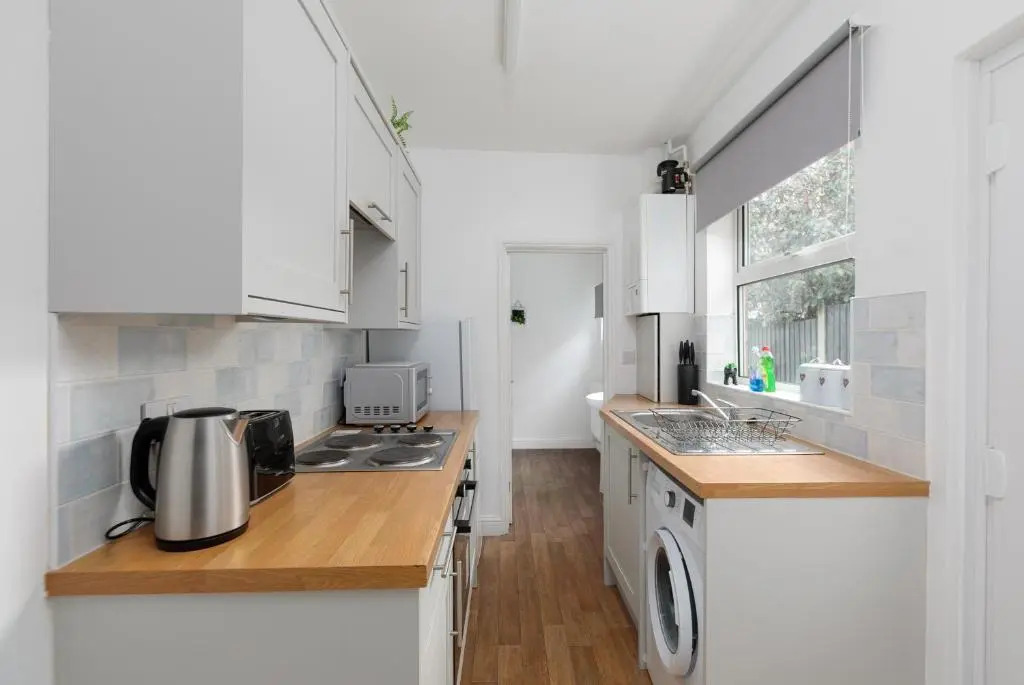 Spacious & Unique Family and Contractor House & Parking & A1 Road by ComfyWorkers