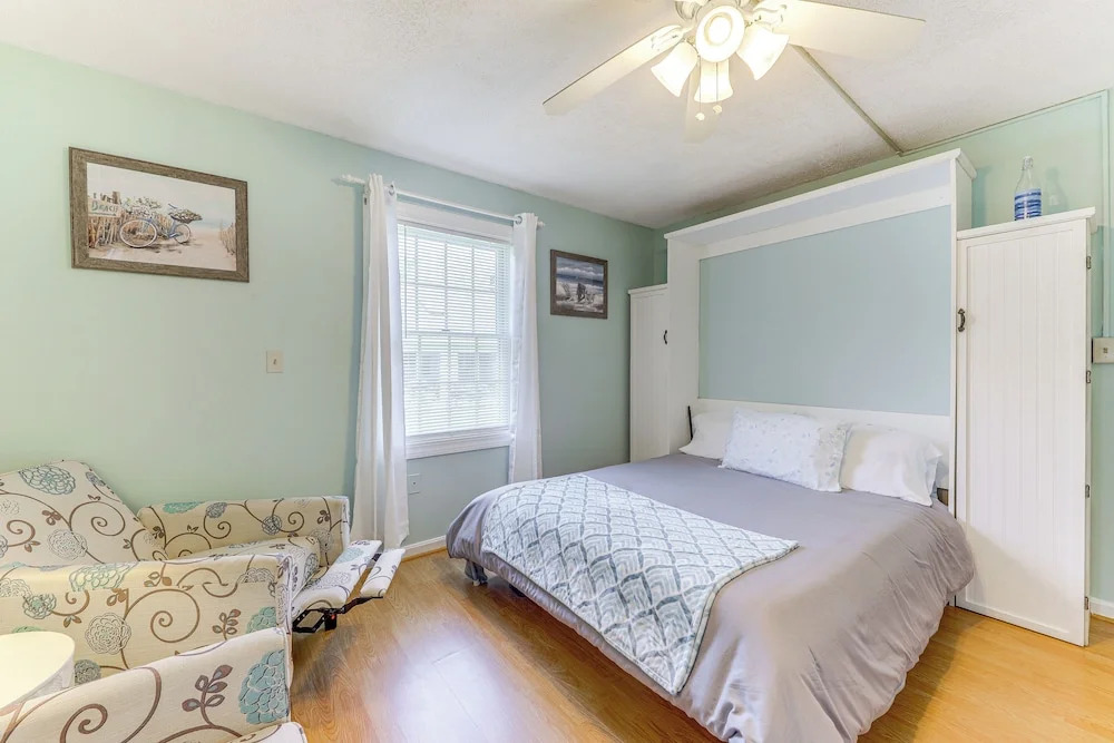 2 Mi to Drakes Island Beach: Condo w/ Indoor Pool!