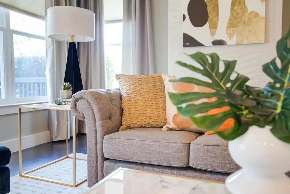 Massive 14 Bed/3.5ba Downtown Home by Domio