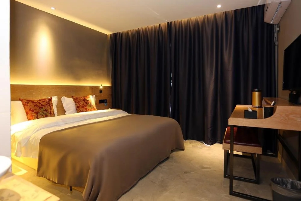 Yo Yo Pinke Hotel