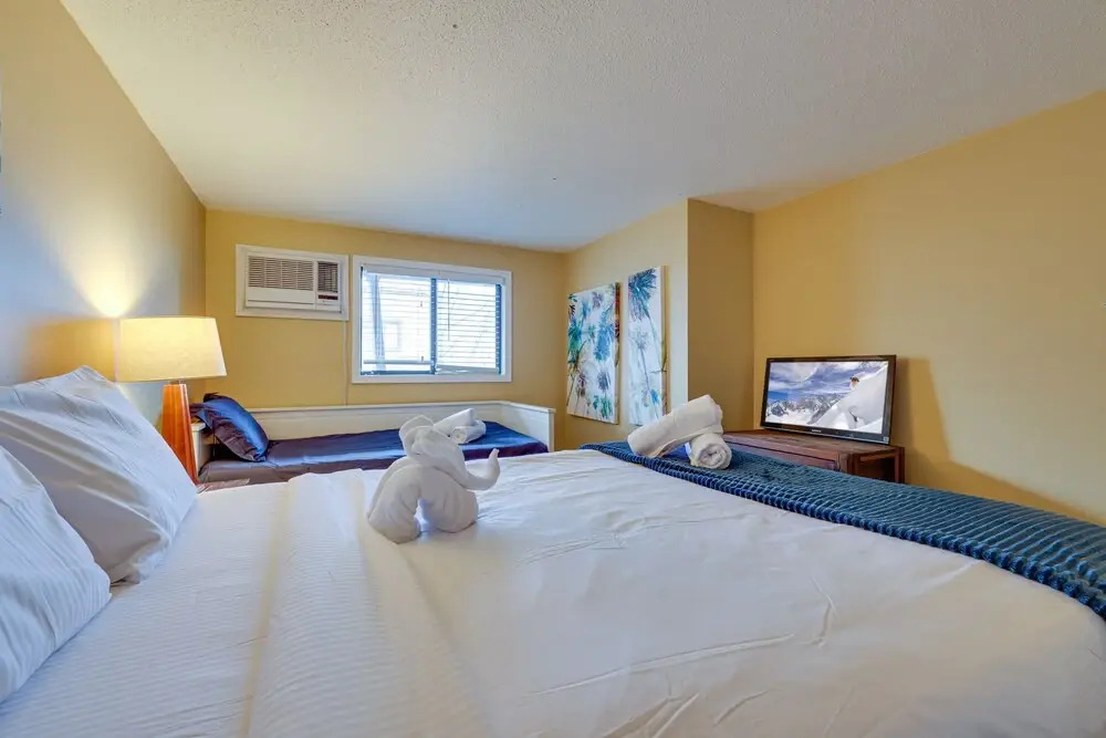 Pocono Paradise Ultimate Camelback Getaway 4 Bedroom Townhouse