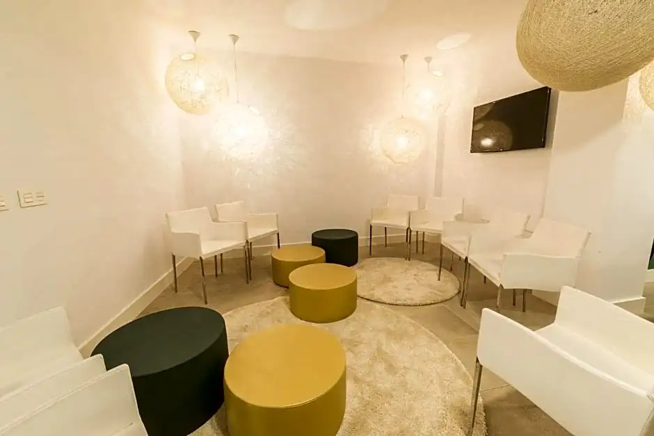 GLOBETROTTER HOSTEL, by Albany