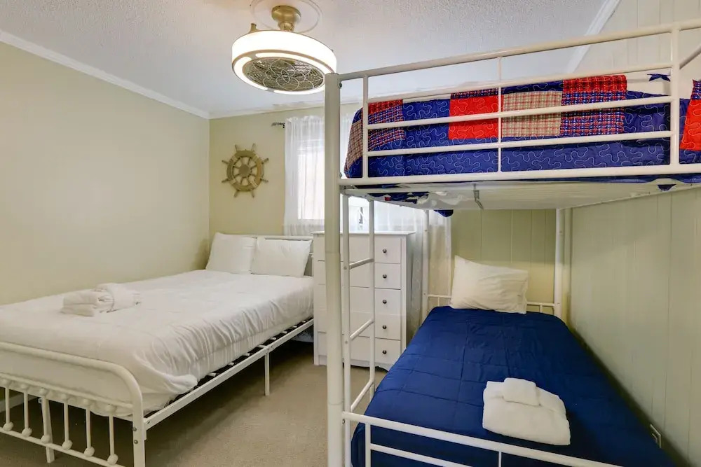 Walk to Pool & Beach: Hilton Head Island Condo!