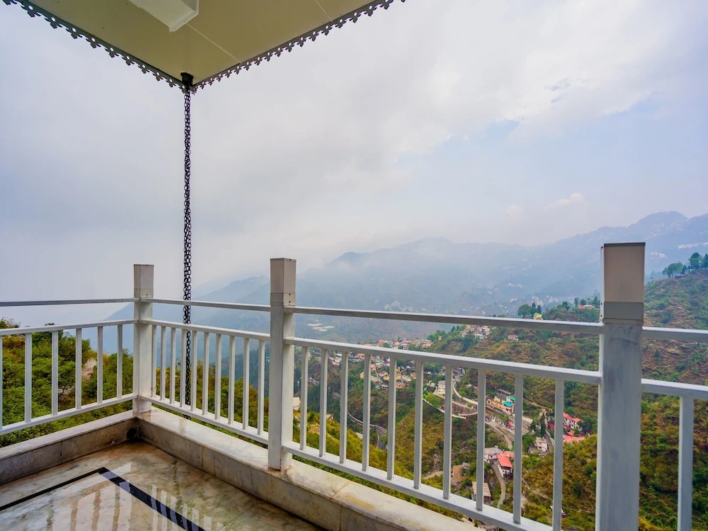 OYO Home 15236 Valley View Studio