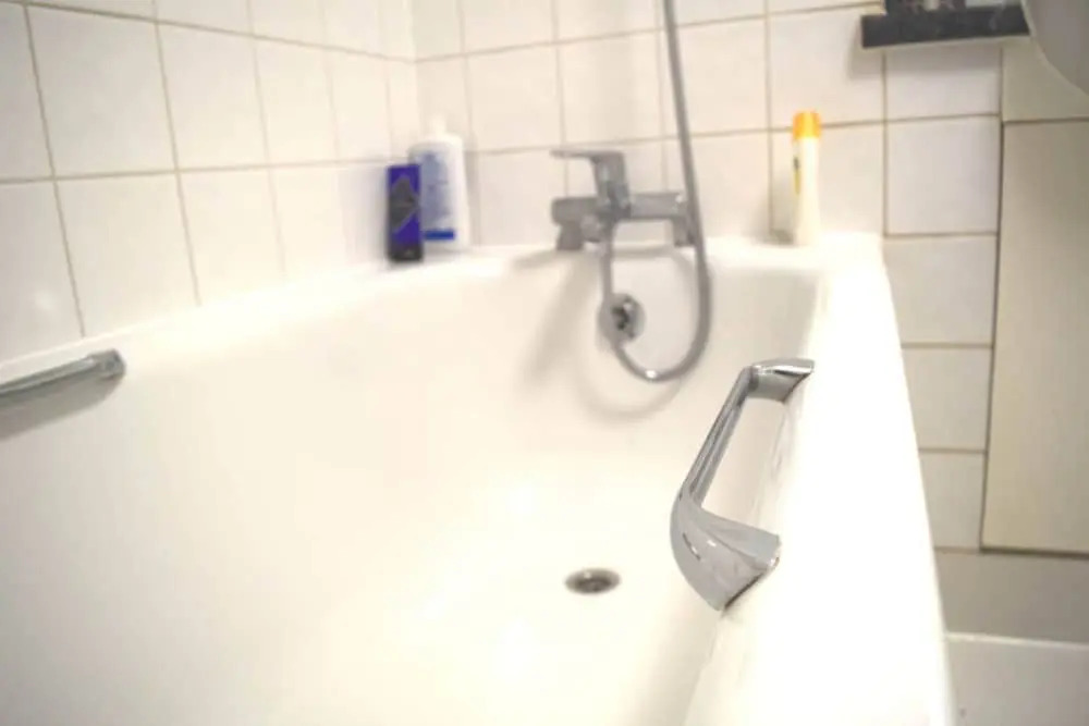 2 Bedroom North Kensington Apartment With Courtyard