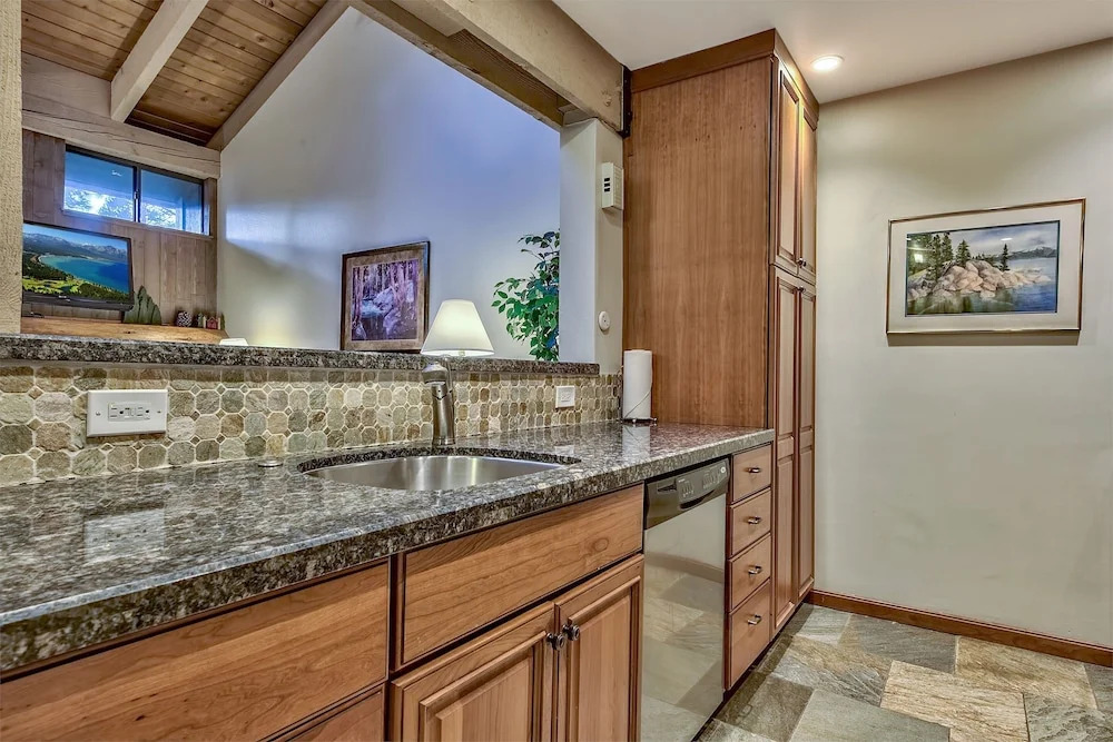 511 Pine Grove