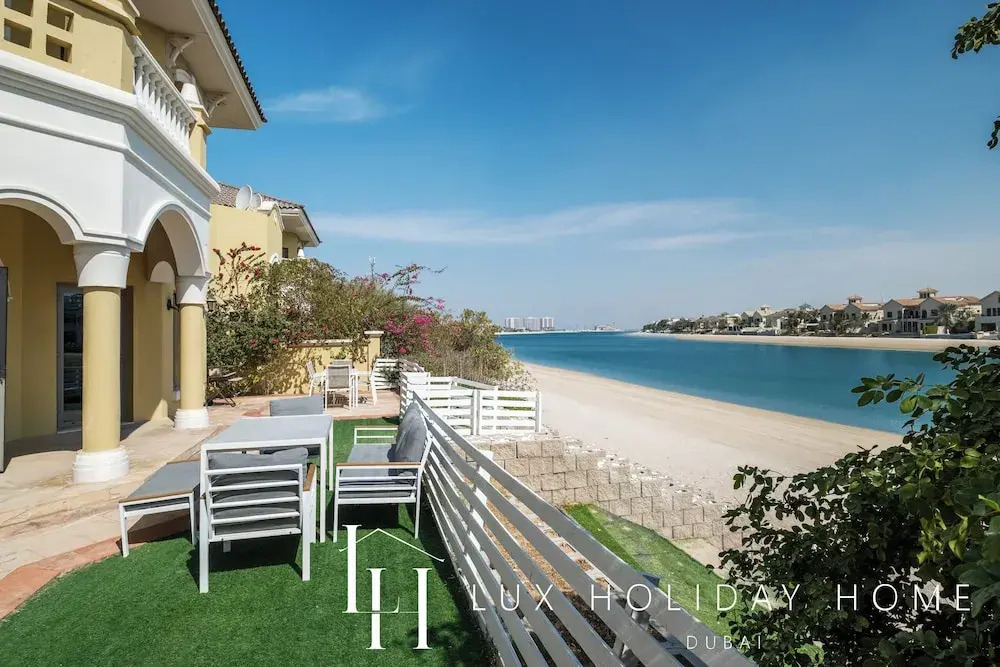 LUX Holiday Home - Frond E 1