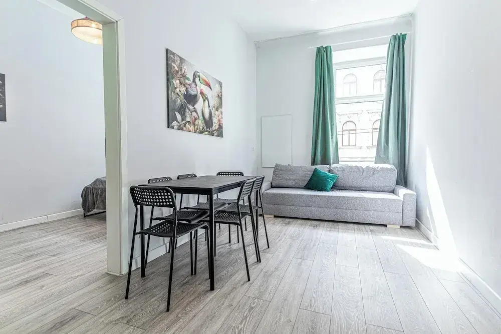 Cozy 2BR 1LR Apt Near Westbahnhof