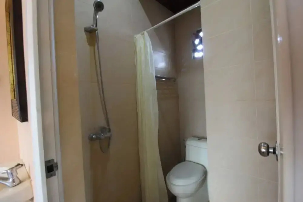 Capital O 94011 Binhari Guest House