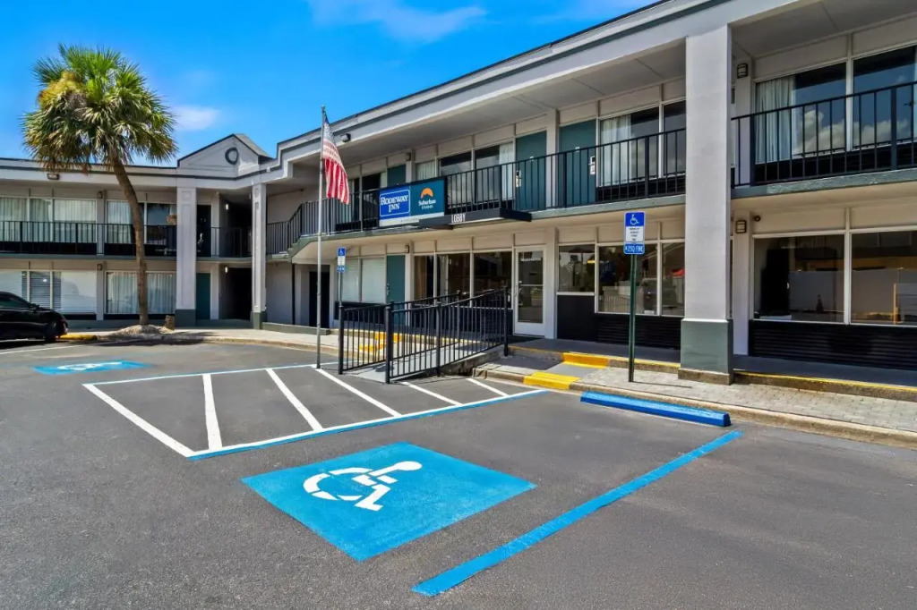 Suburban Studios Orange Park - Jacksonville near Naval Air Station