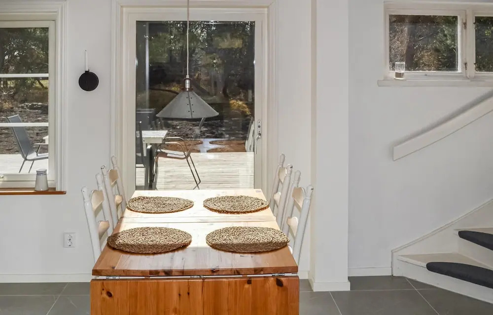 Gorgeous Home In Borrby With Wifi