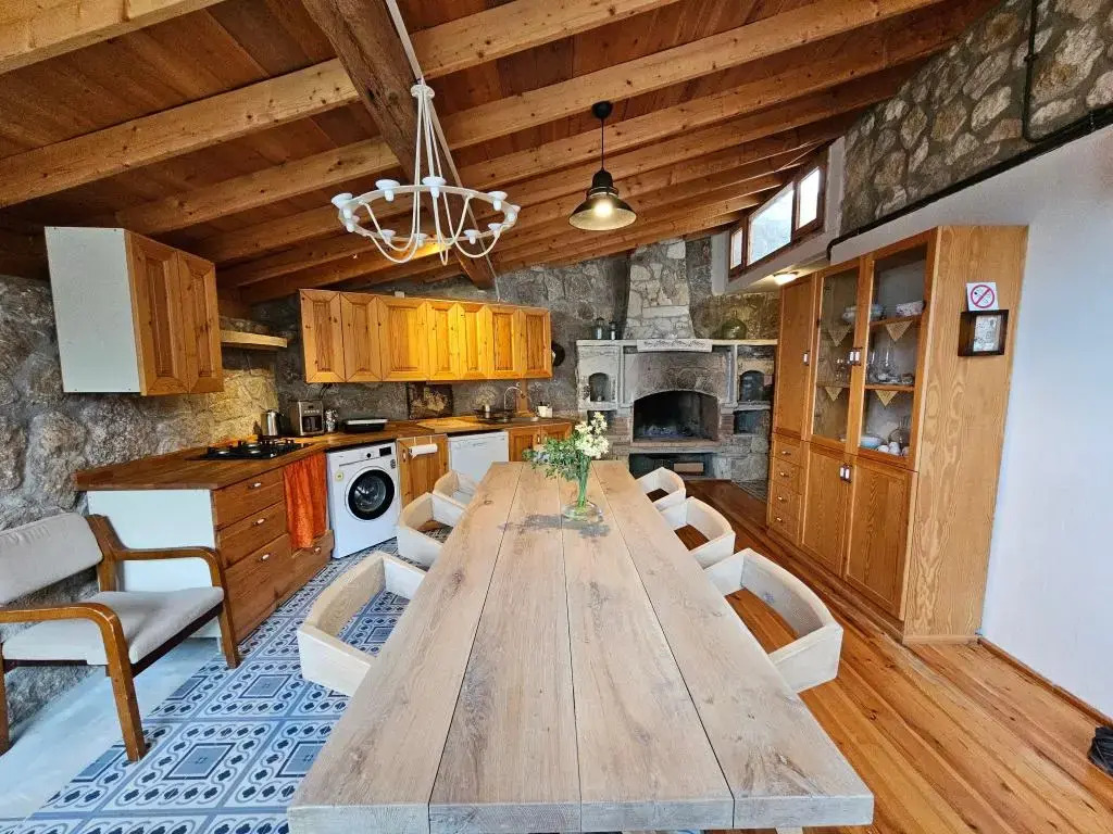 Tepeboz Stone House Karaburun