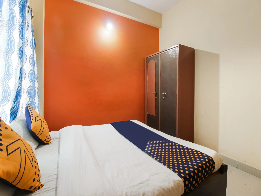 SPOT ON BHO556 Hotel Aura Inn