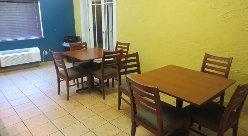 Days Inn Bridgeview