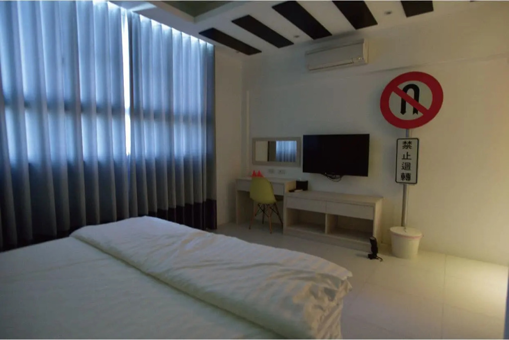 Her Man Hostel